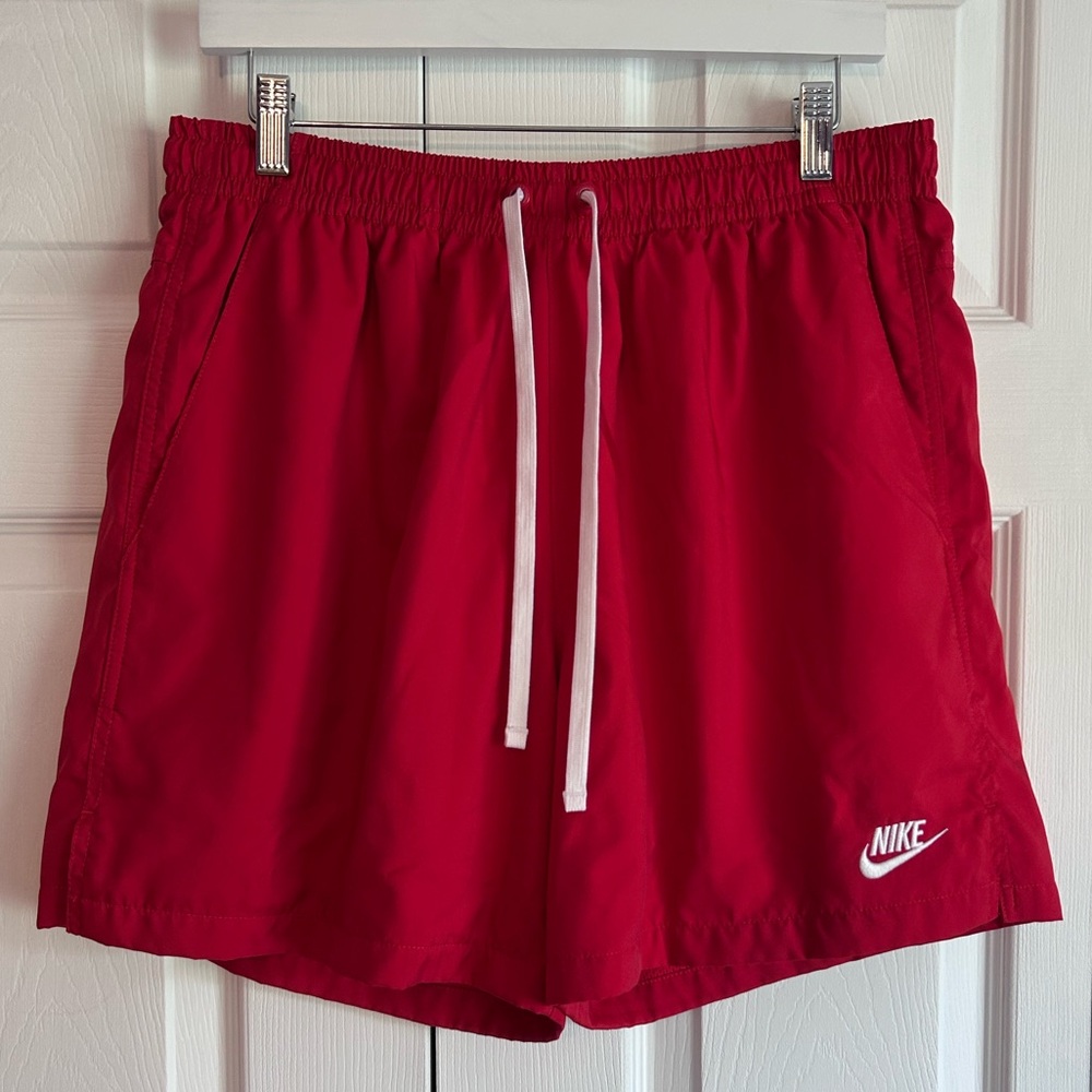 EUC Men’s Nike Athletic shorts. Red with drawstring waist and mesh lining Sz L - Picture 3 of 13